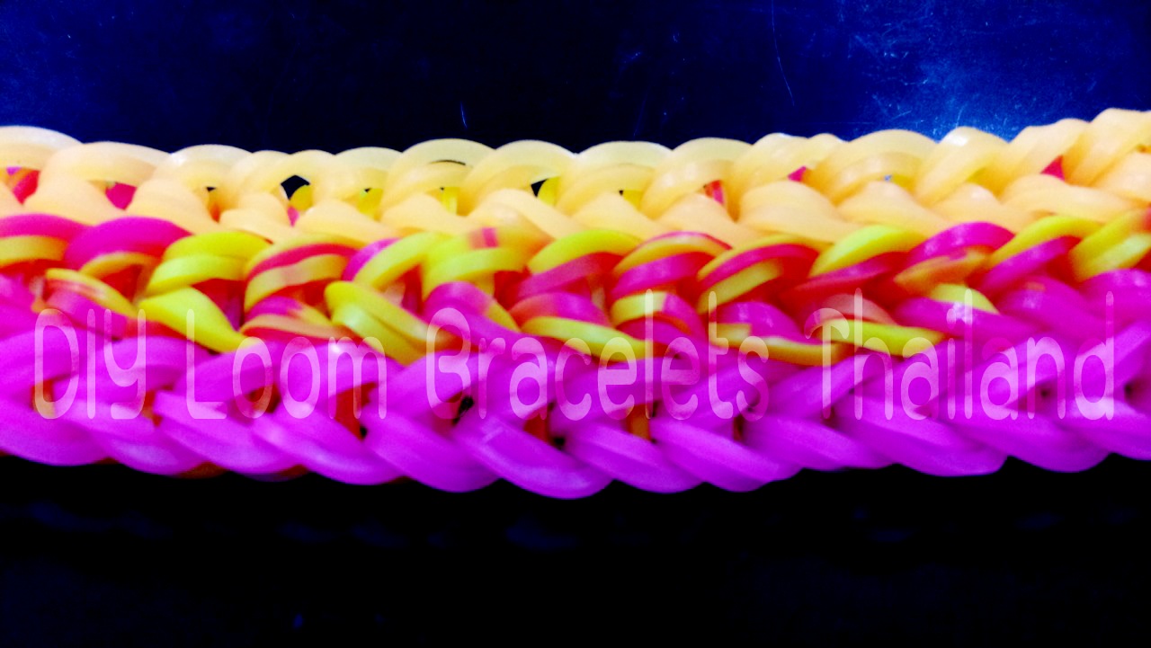 Refill หนังยางถัก loom band จาก DIY Loom Bracelets Thailand ถักกำไลยาง ซิลิโคน ได้ไม่เปื่อย สามารถถักสร้อยข้อมือยางหรือถักกำไลยางได้สูงสุด 25 เส้น (ขึ้นอยู่กับลาย) 