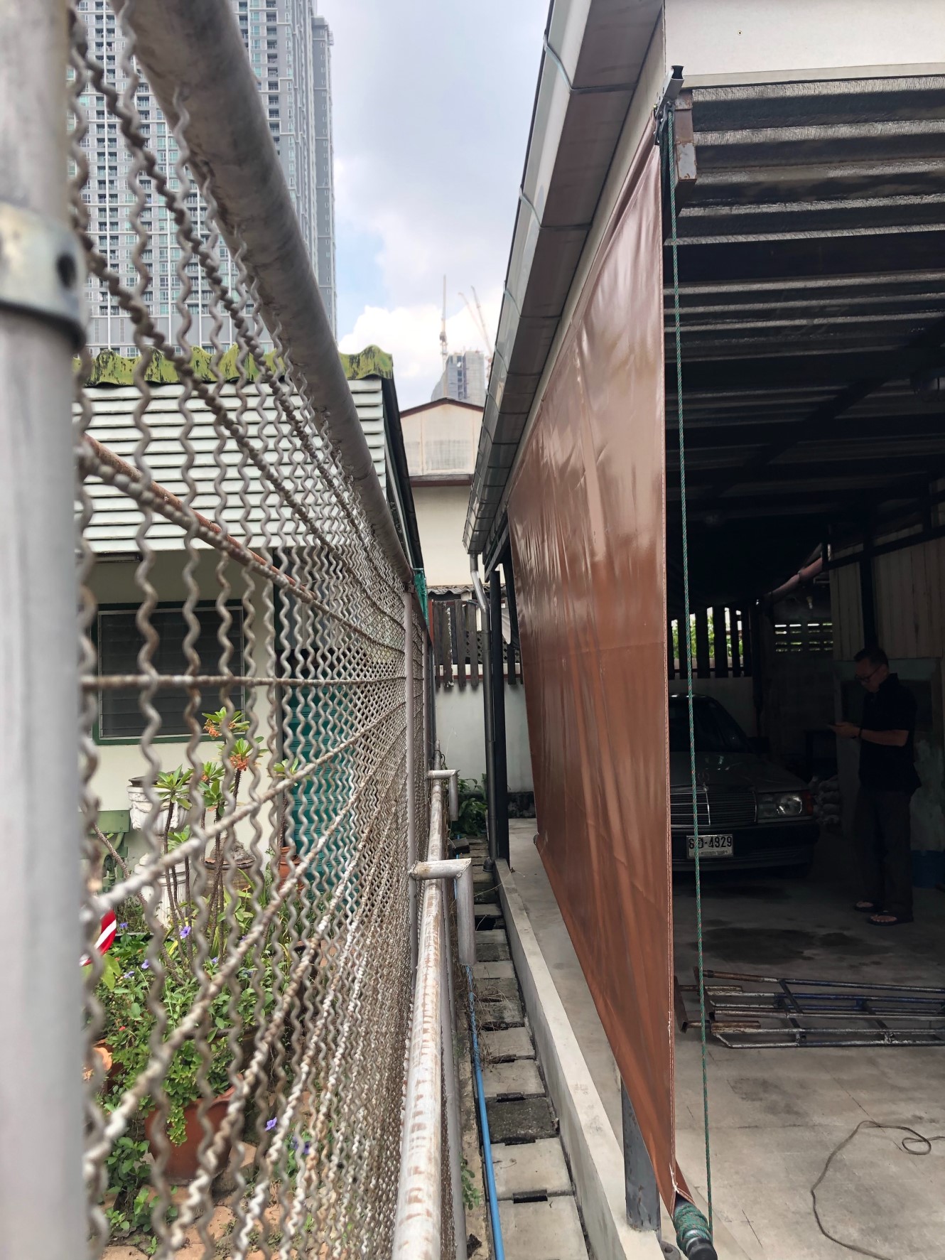 ผ้าใบชักรอก กว้าง 6เมตร สูง 5มตร (ไม่รวมเสาค้ำ) กันสาดผ้าใบ ชักรอกผ้าใบ ผ้าใบม้วนขึ้นลง ผ้าใบม้วนเก็บได้ ผ้าใบตลาดนัด มีทุกสี 6m x 5m