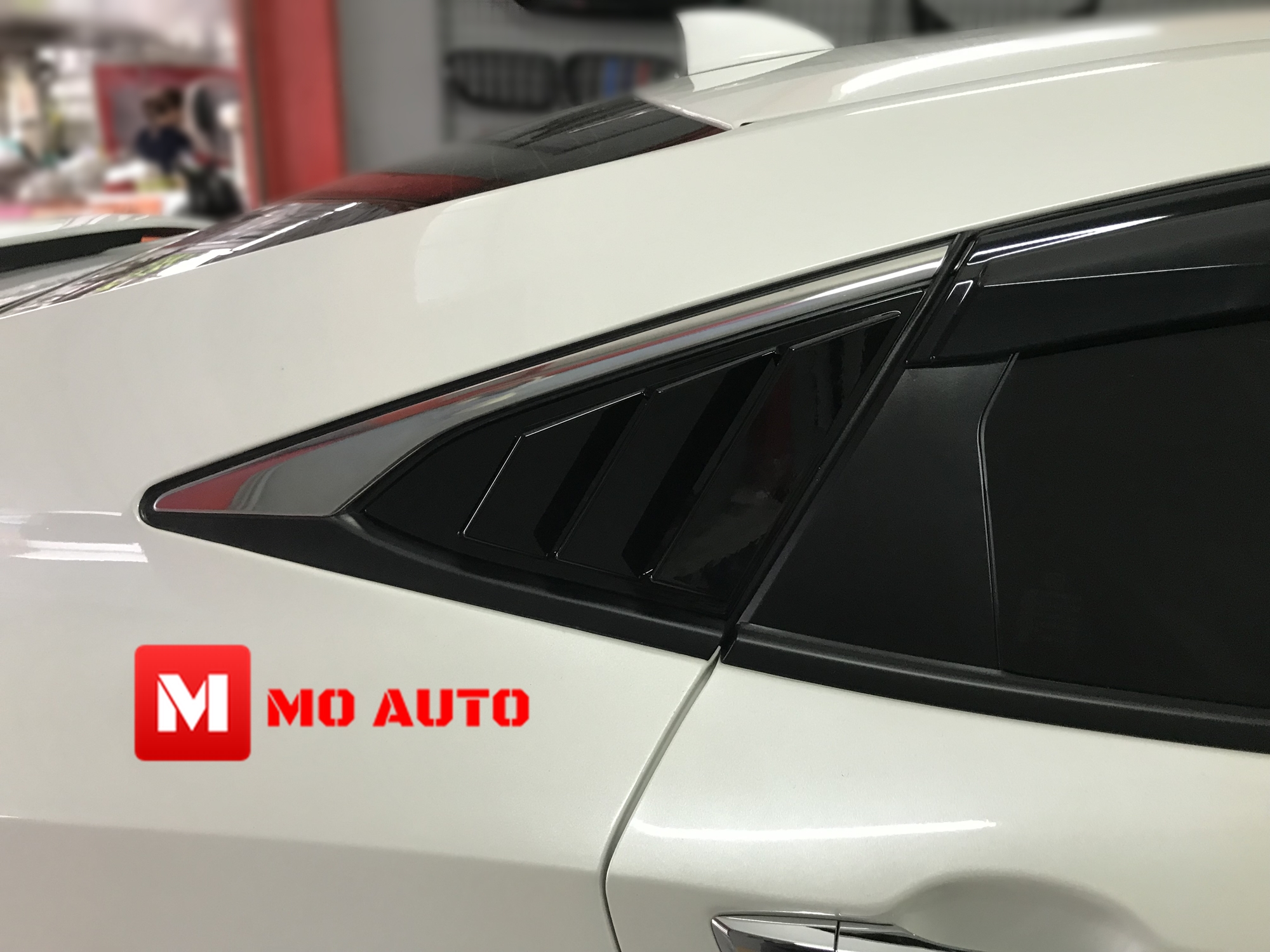 ครอบช่องกระจกหลัง MUSTANG FC / FC MC