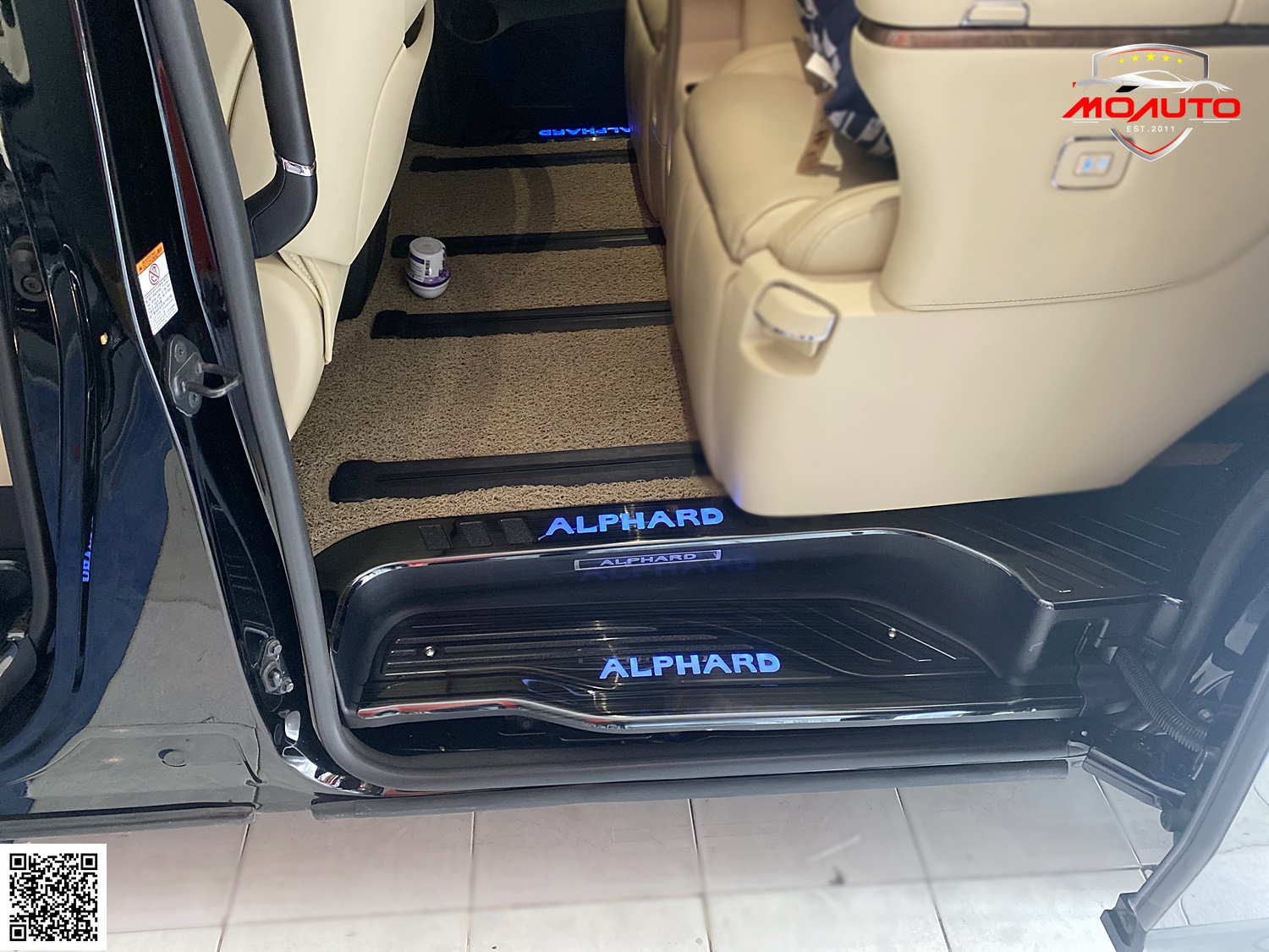 สคับเพลทกันรอยเท้า LED 8 ชิ้น ALPHARD / VELLFIRE MC