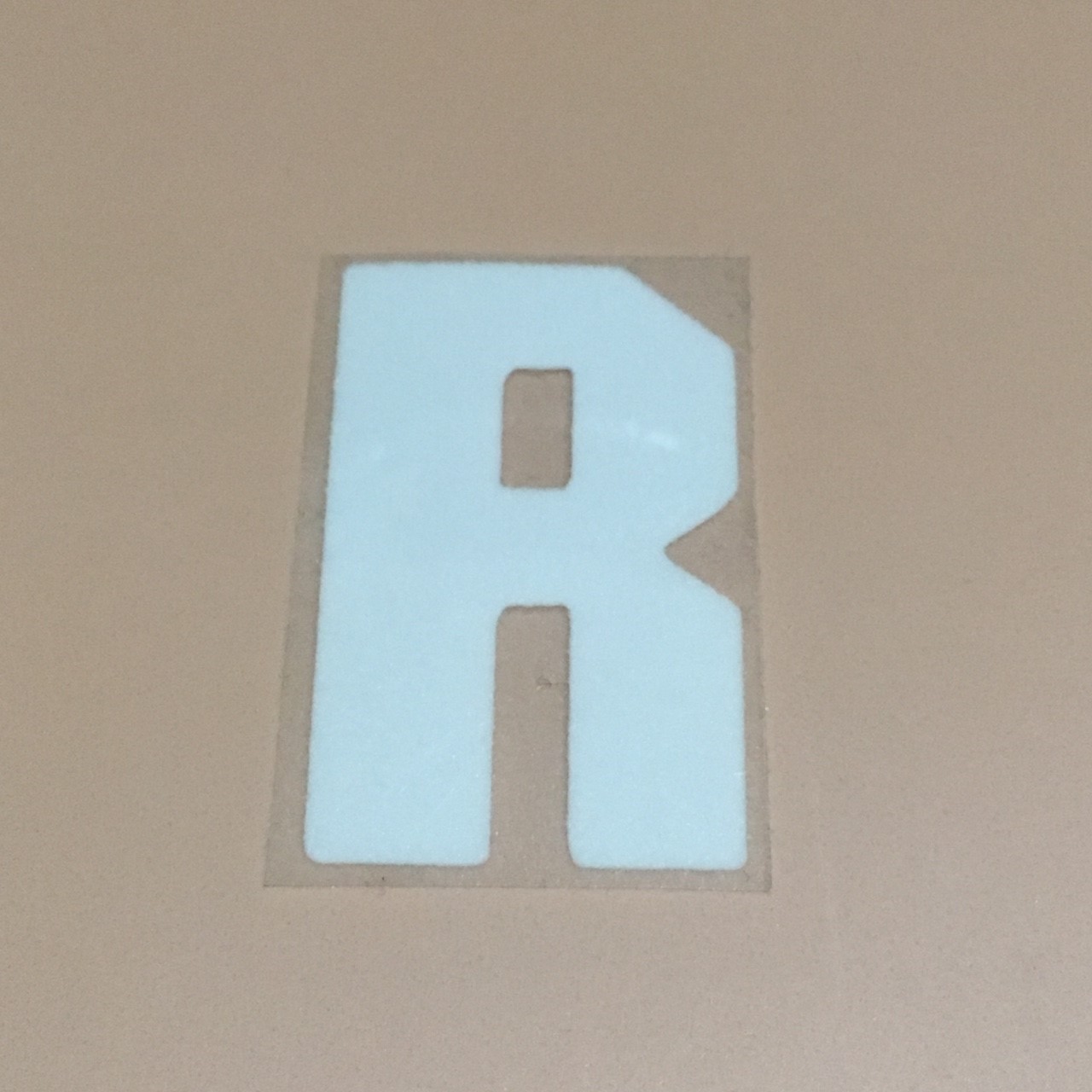 R ( E-1/ขาว)