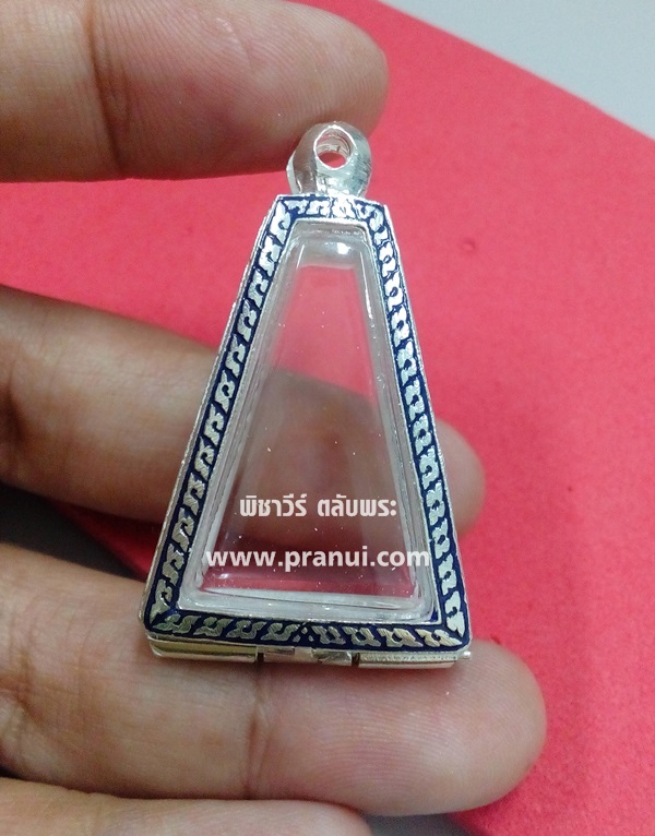 ตลับเงินลงยาใส่พระผงสุพรรณ