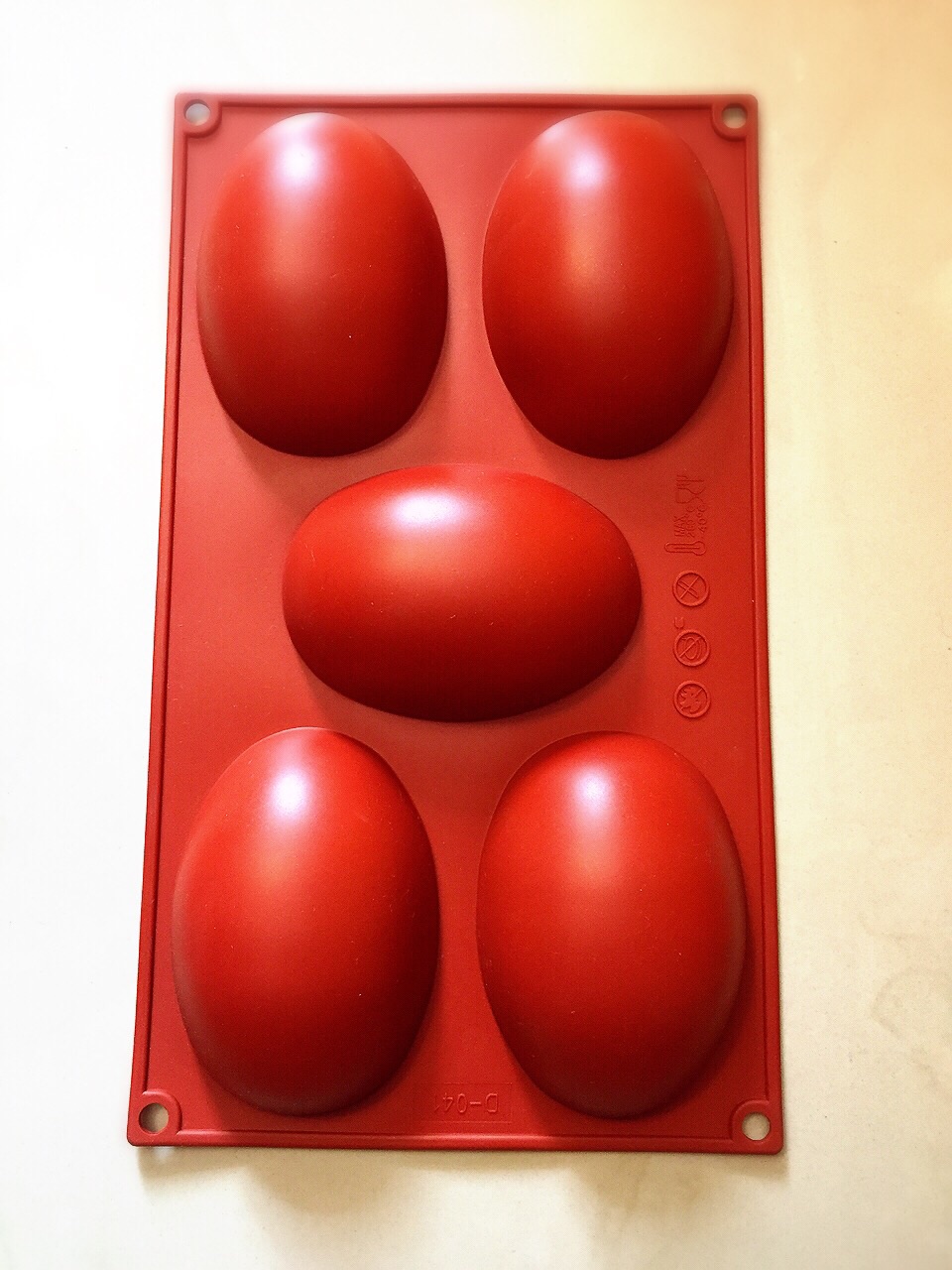 แม่พิมพ์วงรีไข่ หลังเต่า 110g 7*9.8*3 cm