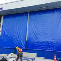 ผ้าใบชักรอก กว้าง2เมตร สูง1เมตร ทุกแบบ ทุกสี (ไม่รวมเสาค้ำ) ผ้าใบกันสาด ผ้าใบกันฝน ผ้าใบม้วนกันฝน ผ้าใบม้วนกันแดด ผ้าใบหน้าร้าน มีทุกสี 2m x 1m