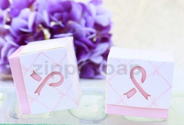 กล่องสี่เหลี่ยม สีชมพูเคลือบมัน 5.3*5.3*4.8 cm 20 ใบ