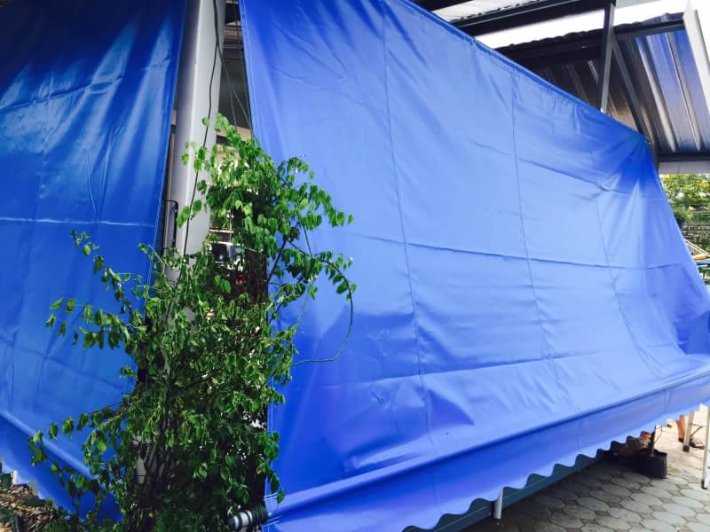 ผ้าใบชักรอก กว้าง 1เมตร สูง 6เมตร (ไม่รวมเสาค้ำ) กันสาดผ้าใบ ชักรอกผ้าใบ ผ้าใบม้วนขึ้นลง ผ้าใบม้วนเก็บได้ มีทุกสี 1m x 6m