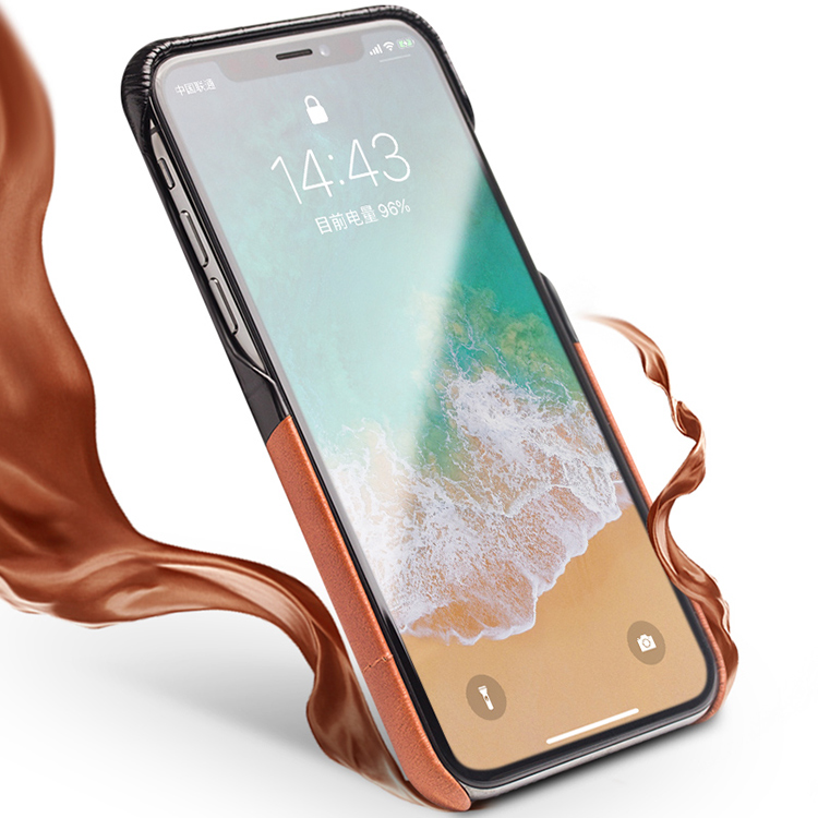 Case iPhone X, iPhone XS # Pre-Order * QIALINO ทำจากหนังแท้พรีเมี่ยม เนื้อจระเข้ที่ละเอียดอ่อนเพื่อการสัมผัสที่สะดวกสบาย *