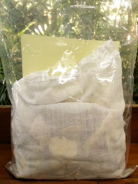 ยาสมุนไพรแผนโบราณ "ตำรับหลวงพ่อสุข วัดมะขามเฒ่า" (อบแห้ง)