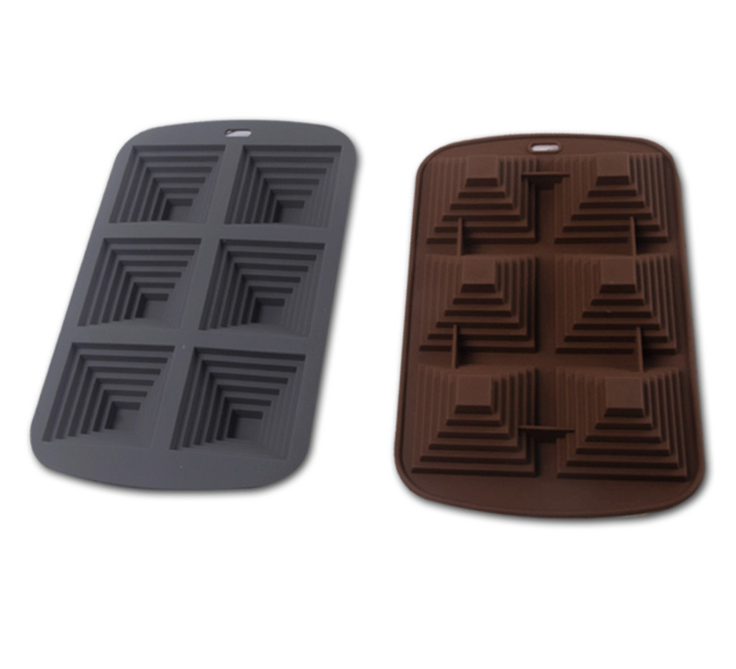 แม่พิมพ์ซิลิโคน พีระมิด pyramid 6.5*4 cm 70 g 005446