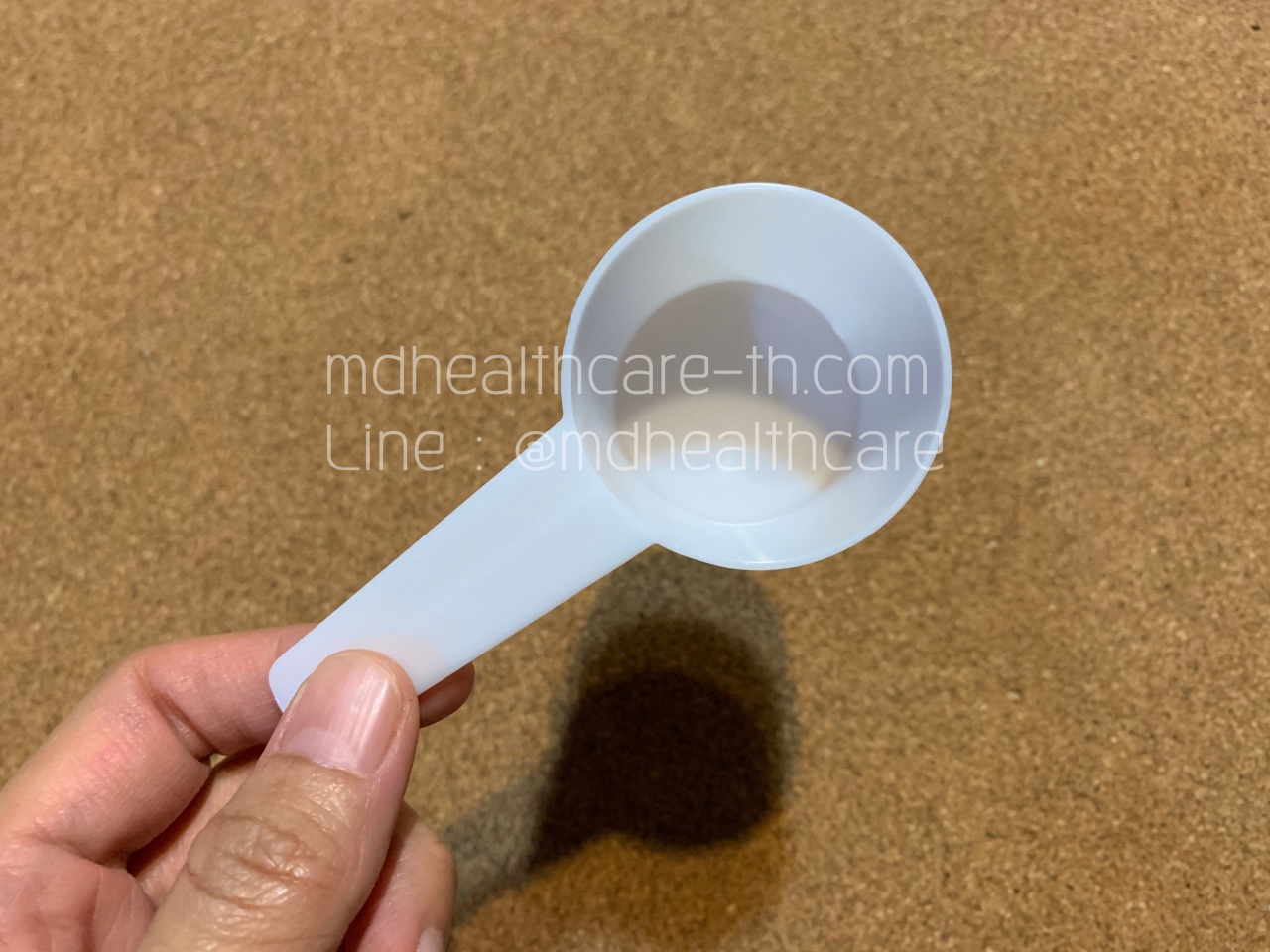 ช้อนตวงพลาสติก 20g./40ml.(cc.) ยาว9.5cm สีขาว (10ชิ้น/ชิ้นละ 4.5บาท)
