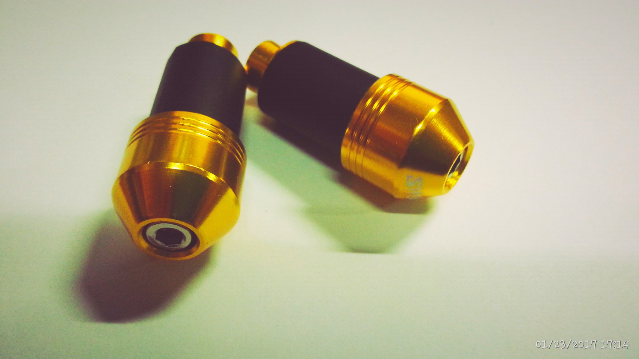ปลายแฮนด์แต่ง CNC ใส่ทุกรุ่น