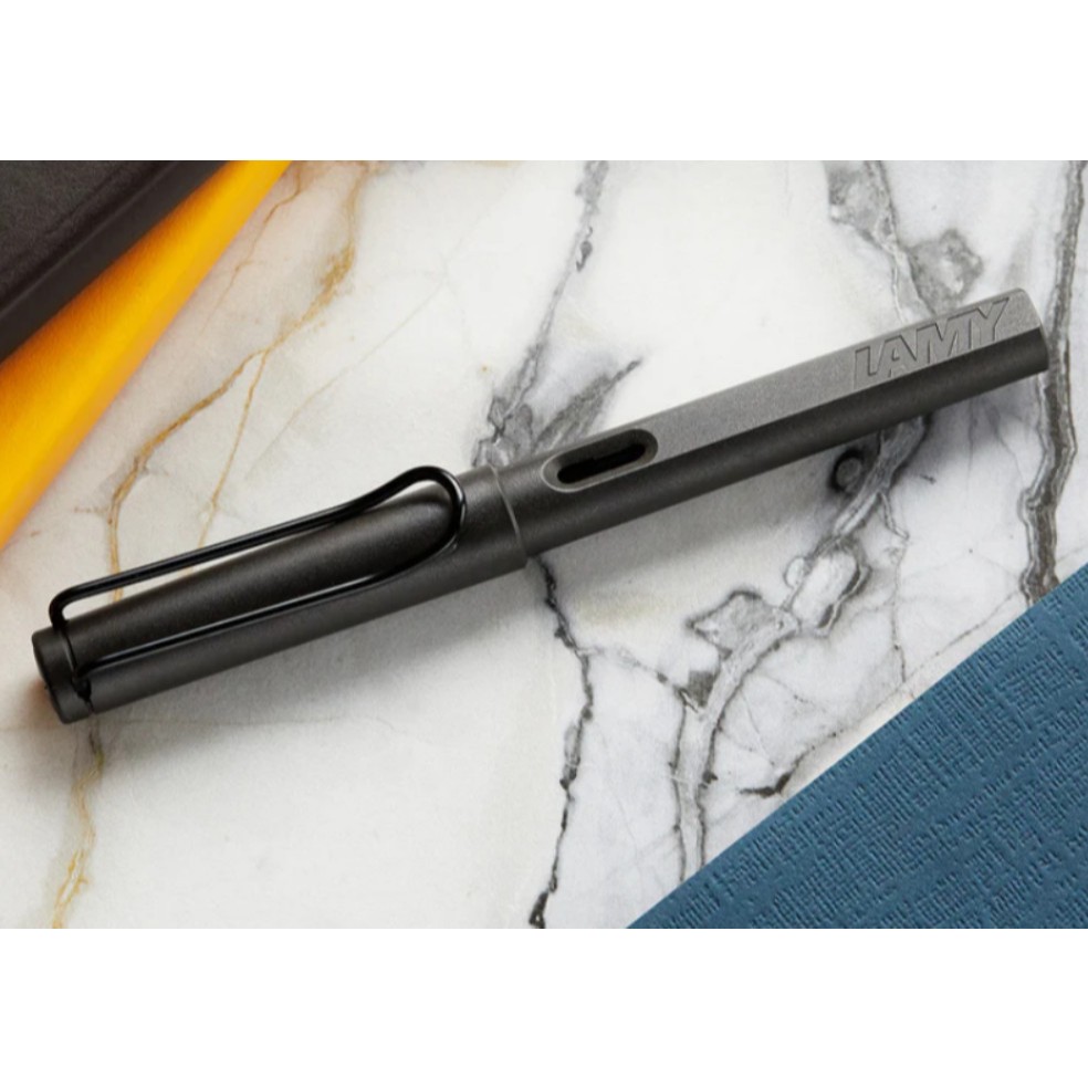 LAMY safari black charcoal Fountain pen