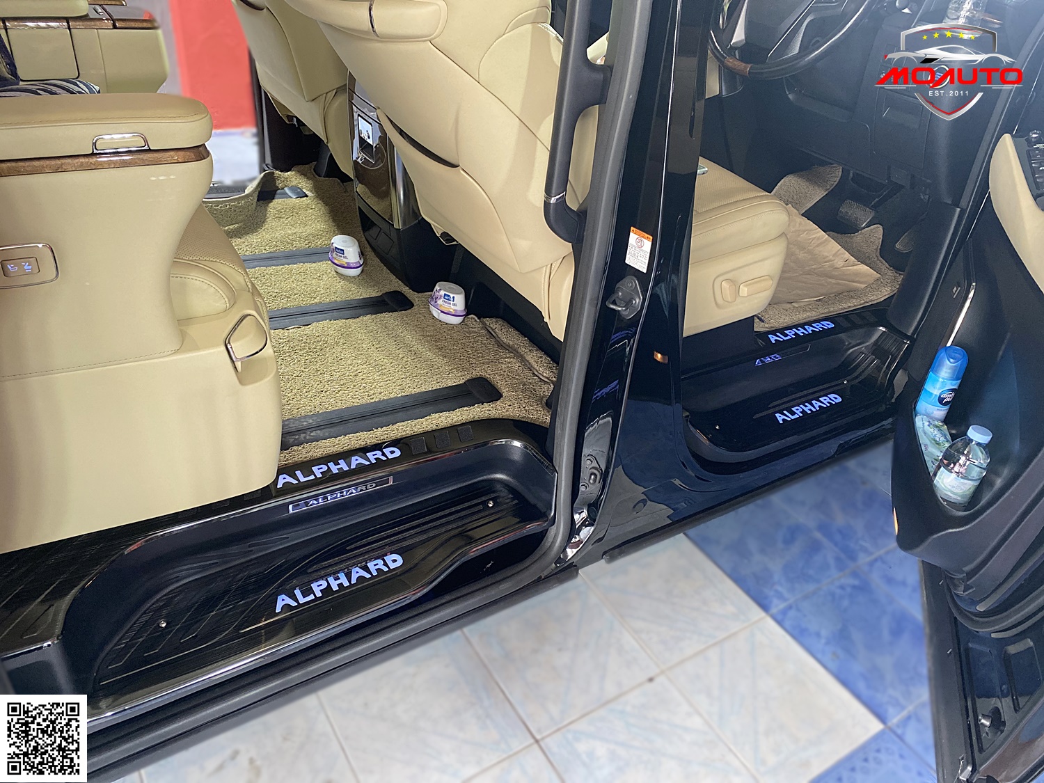 สคับเพลทกันรอยเท้า LED 8 ชิ้น ALPHARD / VELLFIRE MC