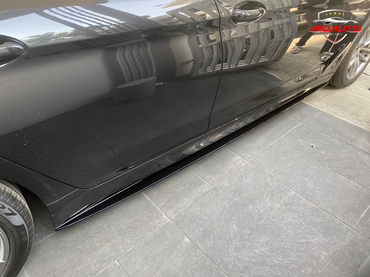 ลิ้นสเกิร์ตข้าง คาร์บอน แท้ / ดำเงา BMW G30