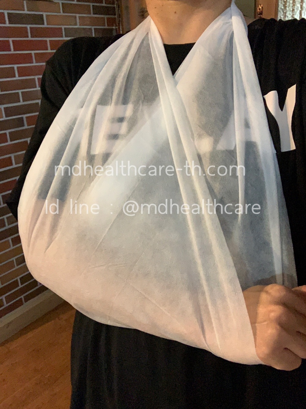 (1ผืน) ผ้าพันแผลสามเหลี่ยมปฐมพยาบาล ขนาด 96*96*136cm (เนื้อกระดาษสปันบอนด์ แบบใช้แล้วทิ้ง