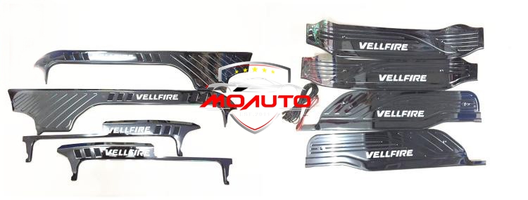 สคับเพลทกันรอยเท้า LED 8 ชิ้น ALPHARD / VELLFIRE MC