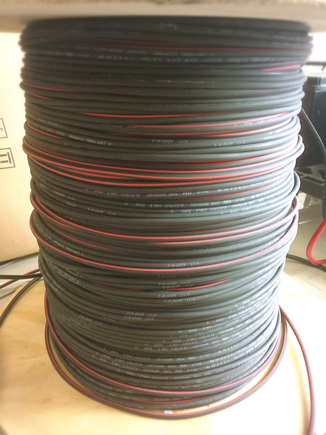 Cable & Connector (สายไฟ) แบบ PV-1F 4mm2 (Black-Red)
