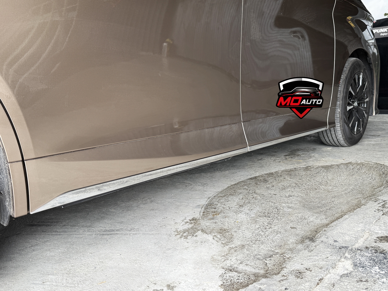 คิ้วกันกระแทกชายประตูล่าง ALPHARD 40 / VELLFIRE 40