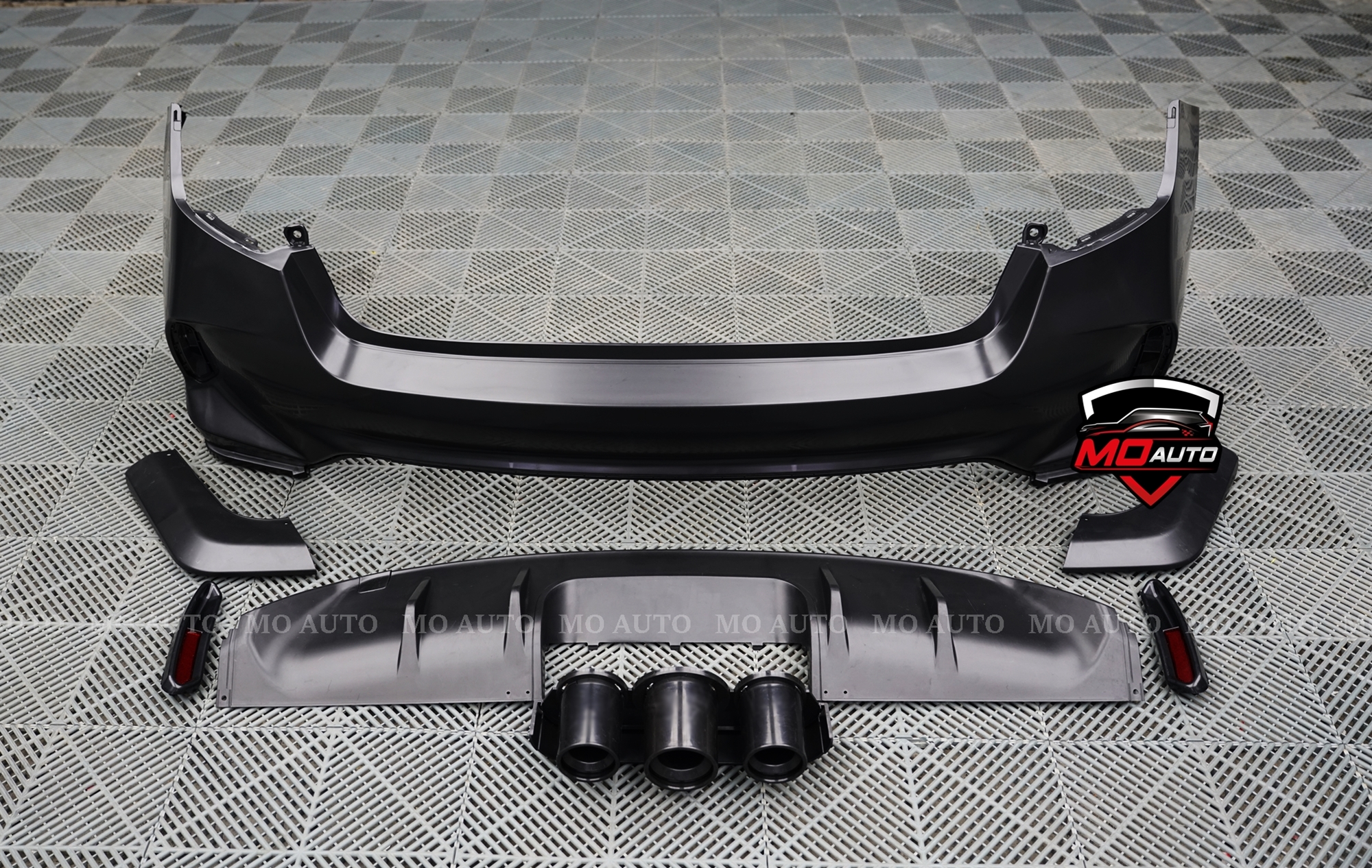 ชุดแต่งกันชนหลัง TYPE-R สำหรับ CIVIC FE