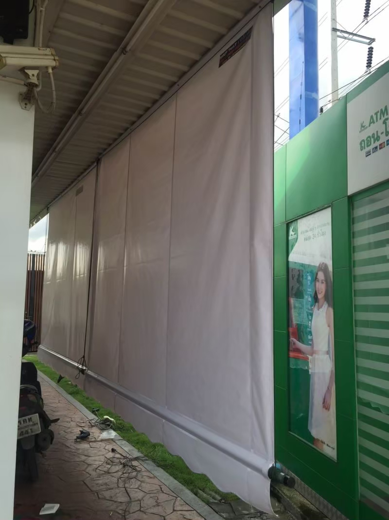 ผ้าใบชักรอก กว้าง 6เมตร สูง 5มตร (ไม่รวมเสาค้ำ) กันสาดผ้าใบ ชักรอกผ้าใบ ผ้าใบม้วนขึ้นลง ผ้าใบม้วนเก็บได้ ผ้าใบตลาดนัด มีทุกสี 6m x 5m