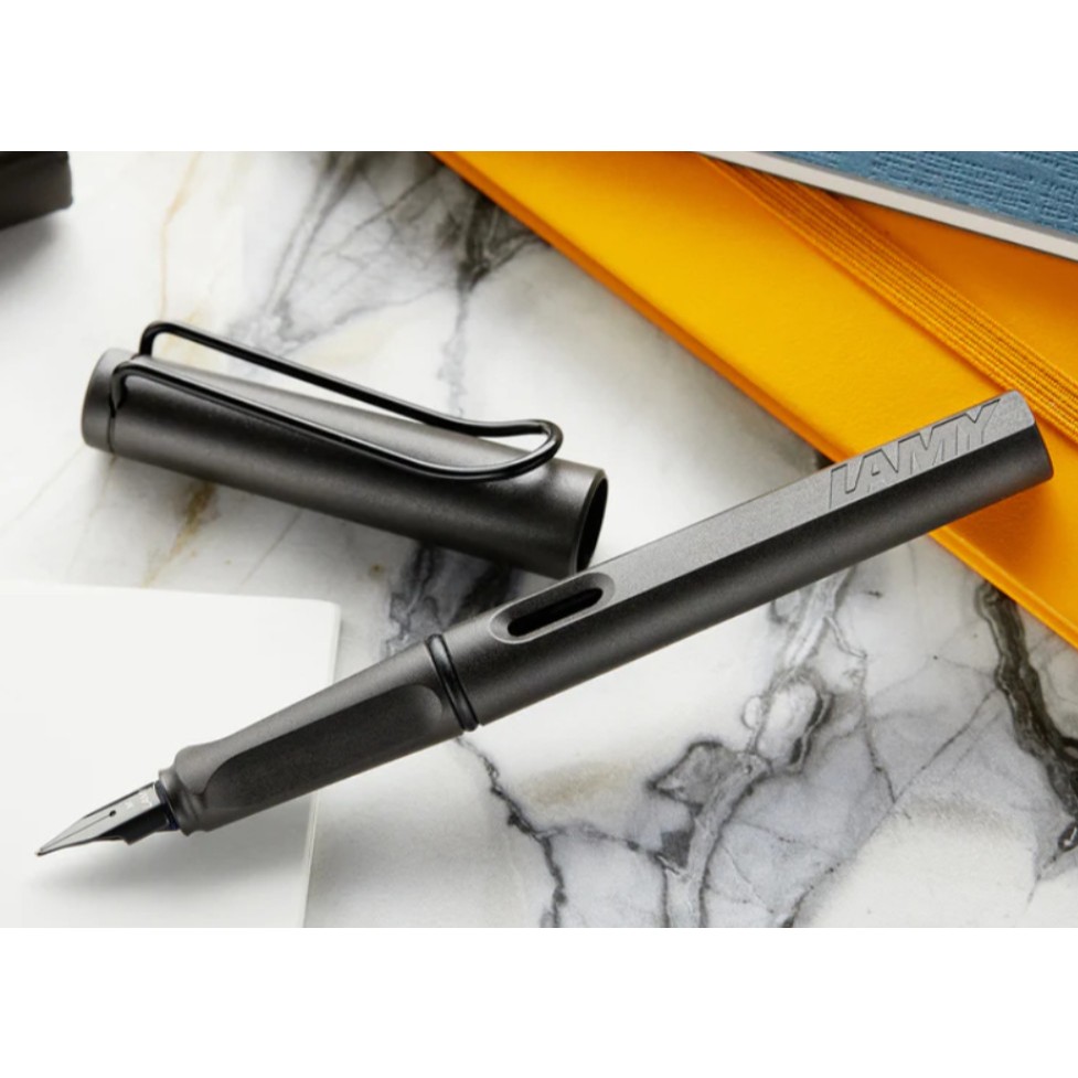 LAMY safari black charcoal Fountain pen