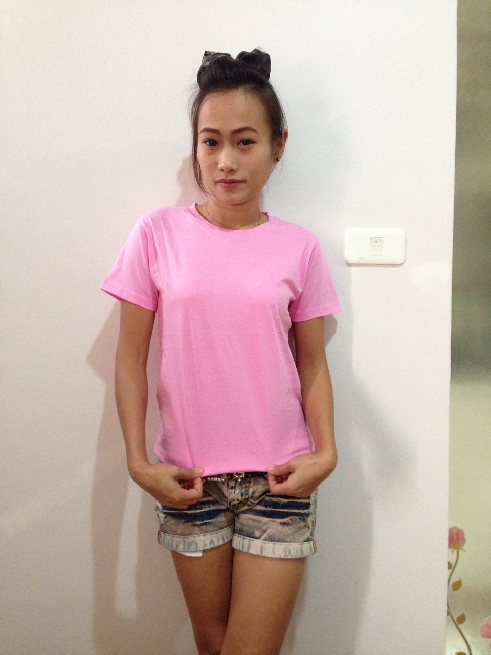 เสื้อยืด สีชมพูอ่อน S คอกลม