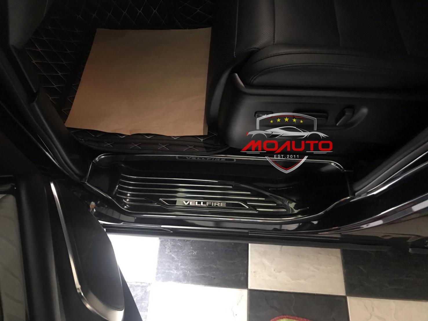 เพลทกันรอยเท้าชายประตู ALPHARD / VELLFIRE MC V2