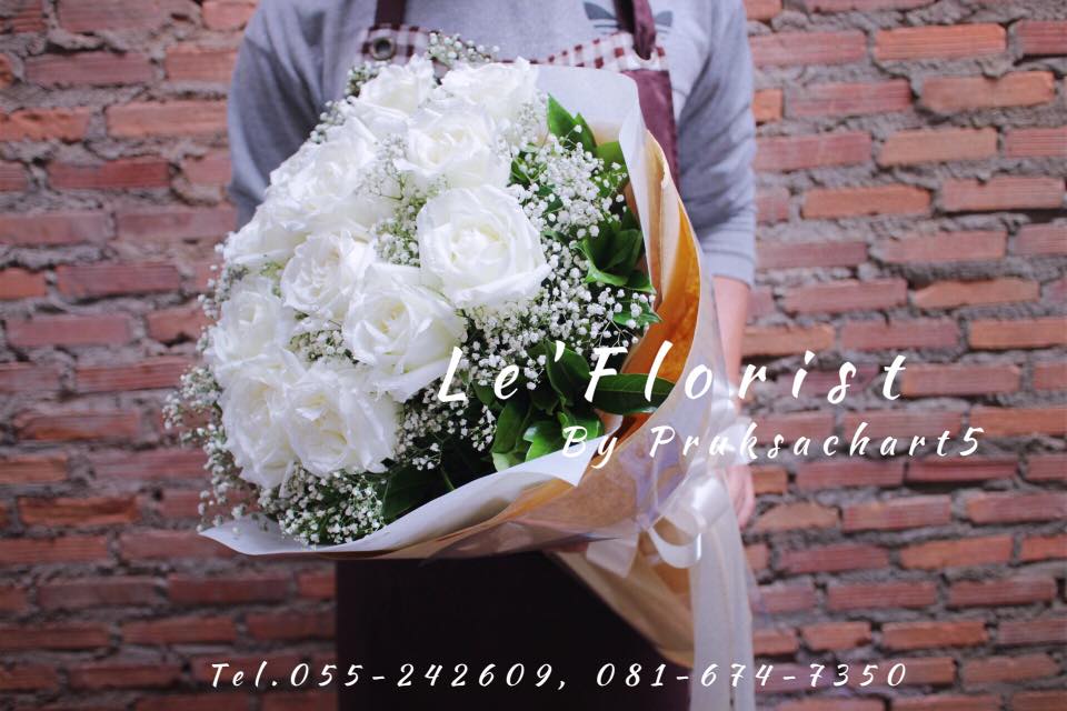 B21 PREMIUM WHITE ROSE BOUQUET