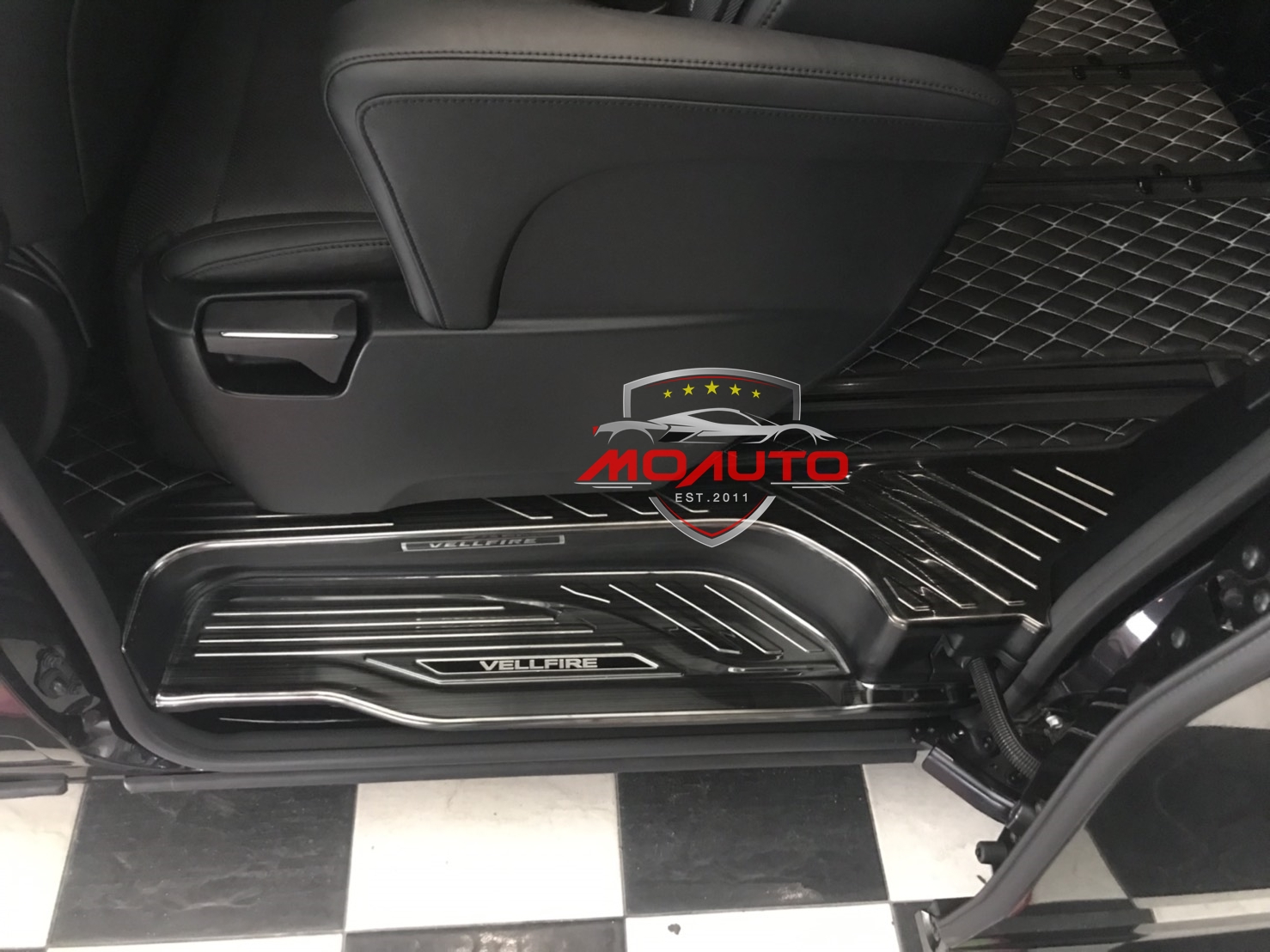 เพลทกันรอยเท้าชายประตู ALPHARD / VELLFIRE MC V2