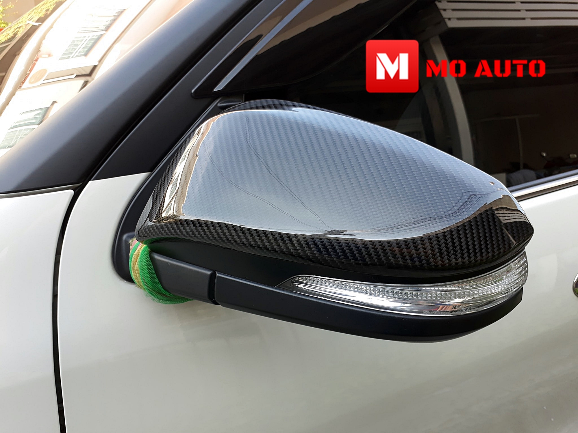 ฝาครอบกระจกมองข้างคาร์บอนแท้ NEW FORTUNER REVO