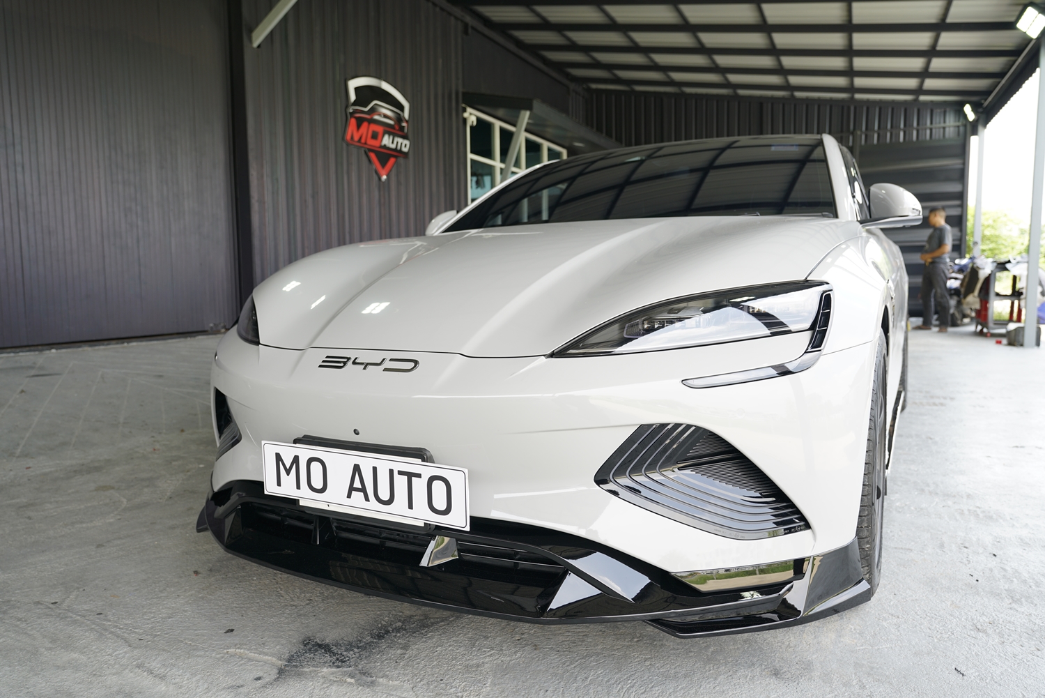 ลิ้นหน้าดำเงา BYD SEAL ทรง M SPORT