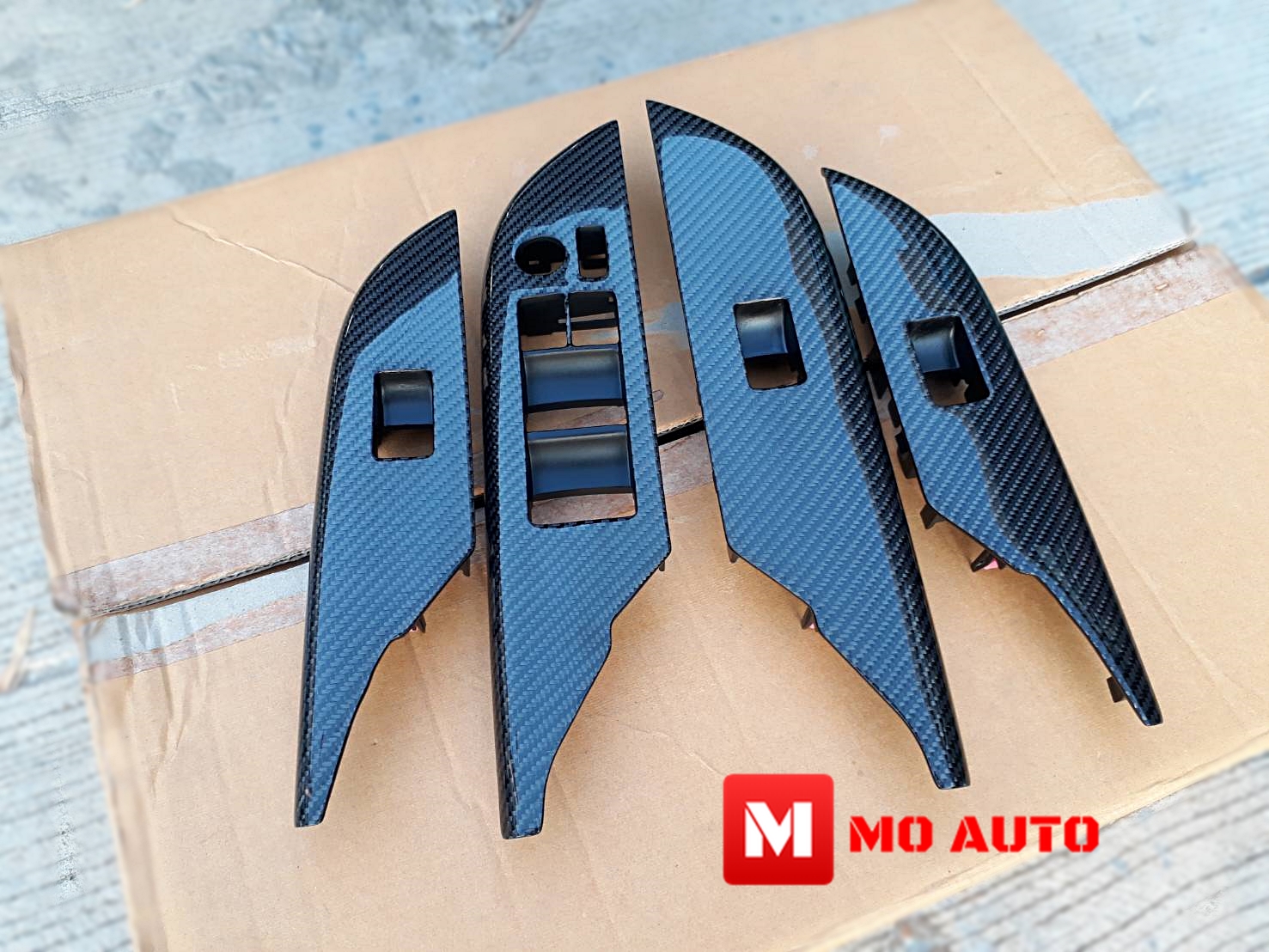 แผงสวิตประตูคาร์บอนแท้ NEW FORTUNER REVO