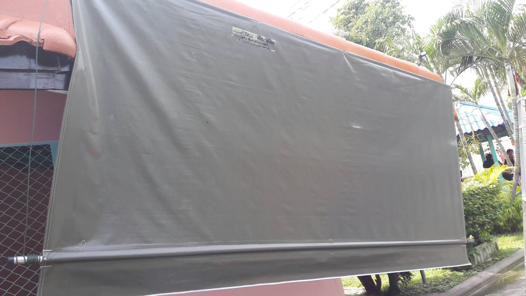 ผ้าใบชักรอก กว้าง 1เมตร สูง 6เมตร (ไม่รวมเสาค้ำ) กันสาดผ้าใบ ชักรอกผ้าใบ ผ้าใบม้วนขึ้นลง ผ้าใบม้วนเก็บได้ มีทุกสี 1m x 6m