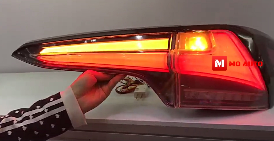 โคมไฟท้าย ทรง Lexus Style New Fortuner 2016-2021