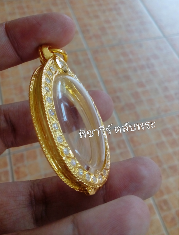 ตลับเงินฝังพลอยเต็มชุบไมครอน