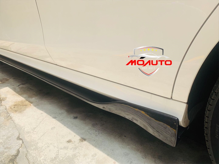 ลิ้นข้างเพียวคาร์บอน M STYLE สำหรับ W205 4 ประตู