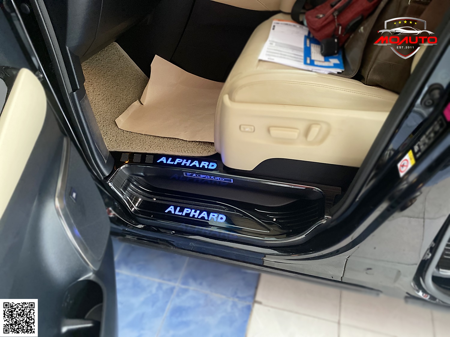 สคับเพลทกันรอยเท้า LED 8 ชิ้น ALPHARD / VELLFIRE MC