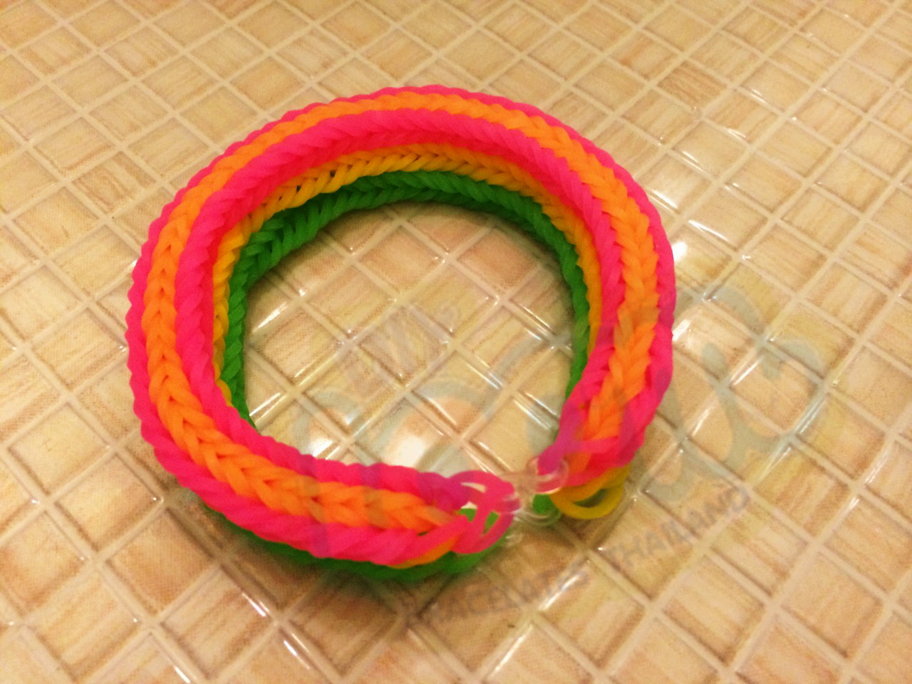 ยางถัก loom band จาก diy loom bracelets Thialand ทำกำไลยาง ซิลิโคน ไม่เปื่อย ไม่ยุ่ย
