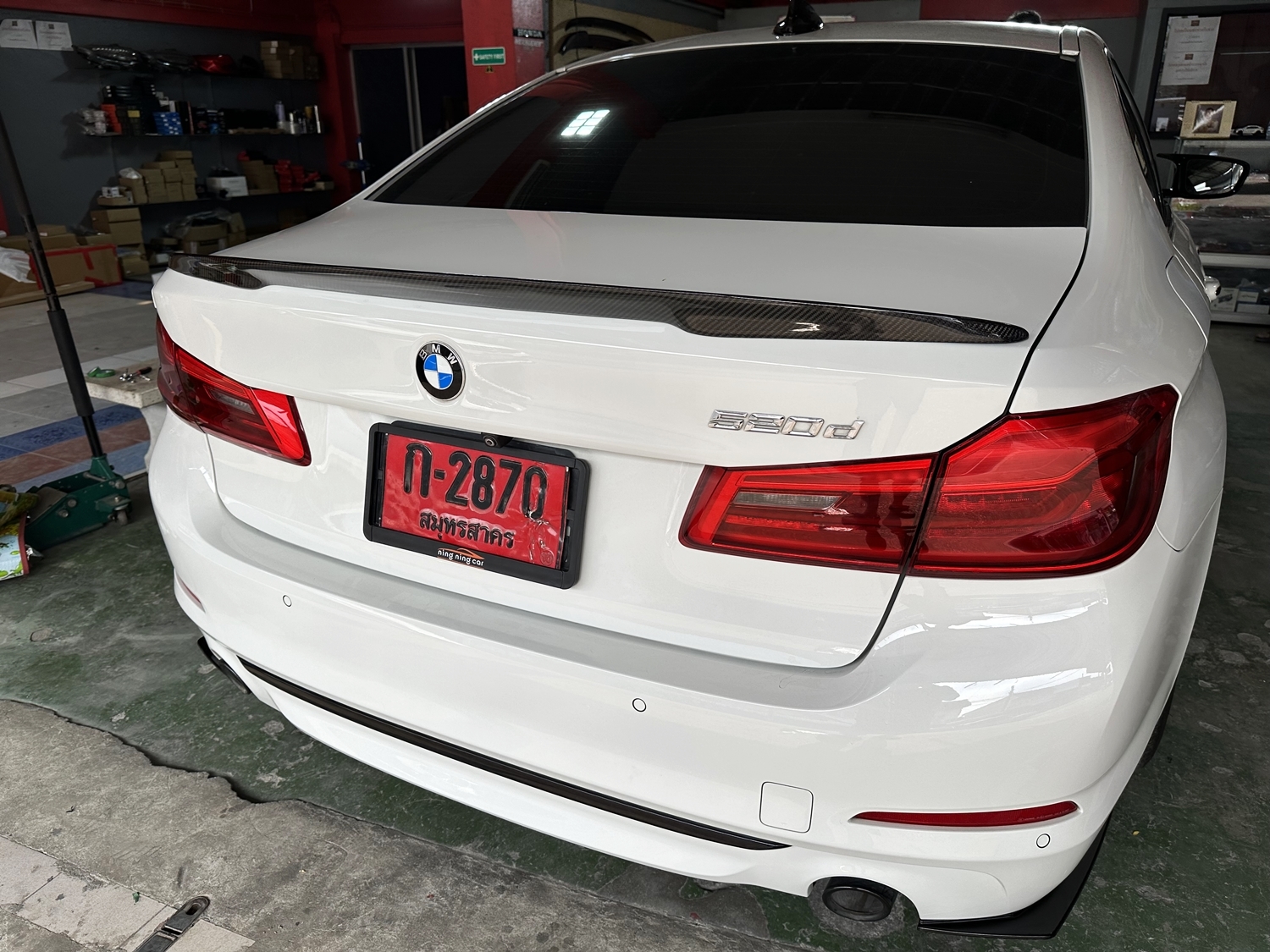 สปอยเลอร์ฝากระโปรงท้าย BMW G30 Carbon ทรง M Performance