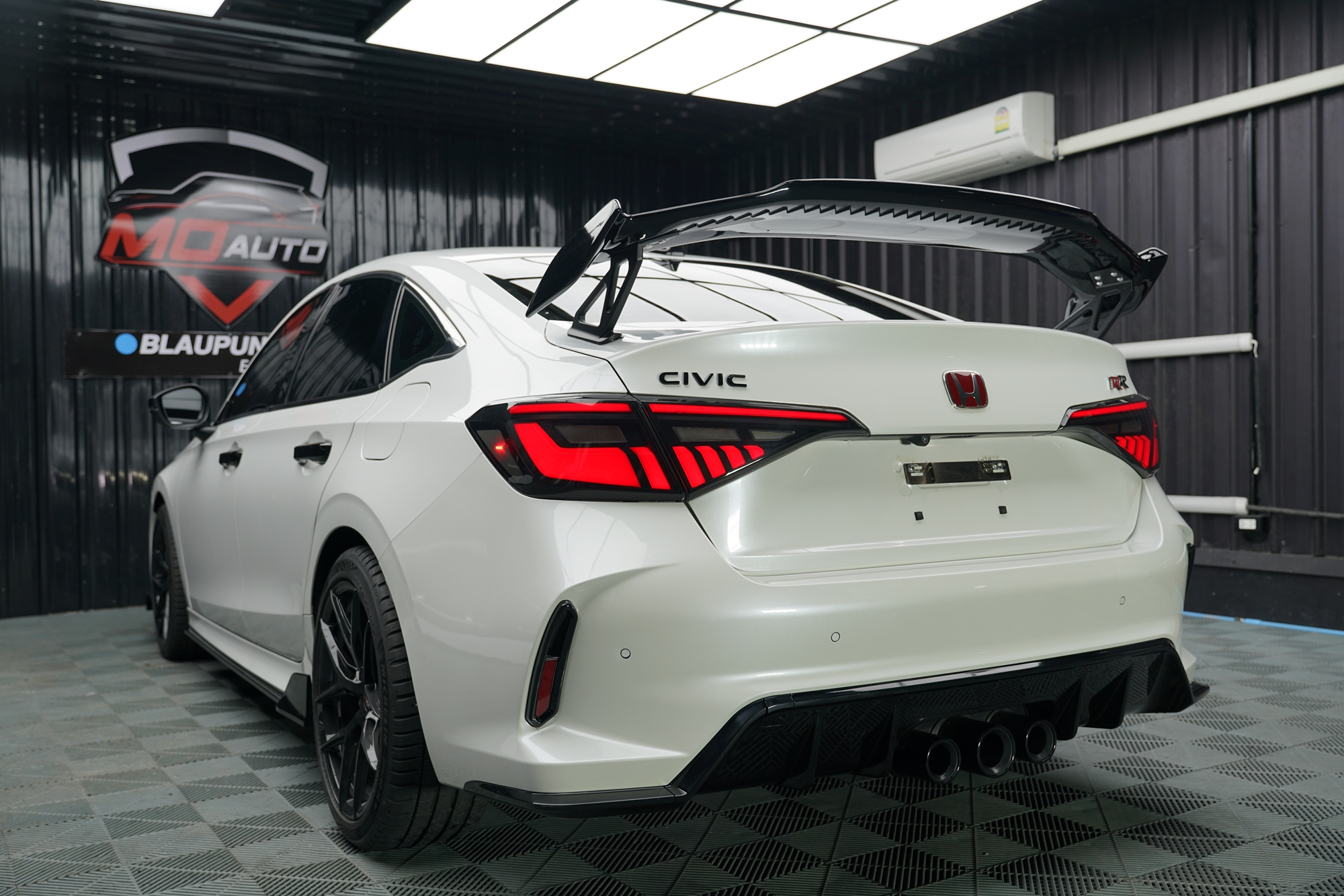 สปอยเลอร์ TYPE-R M-SPORT ดำเงา สำหรับ CIVIC FE