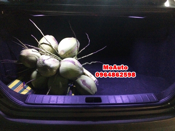 ไฟภายในฝากระโปรงท้าย Nissan Almera