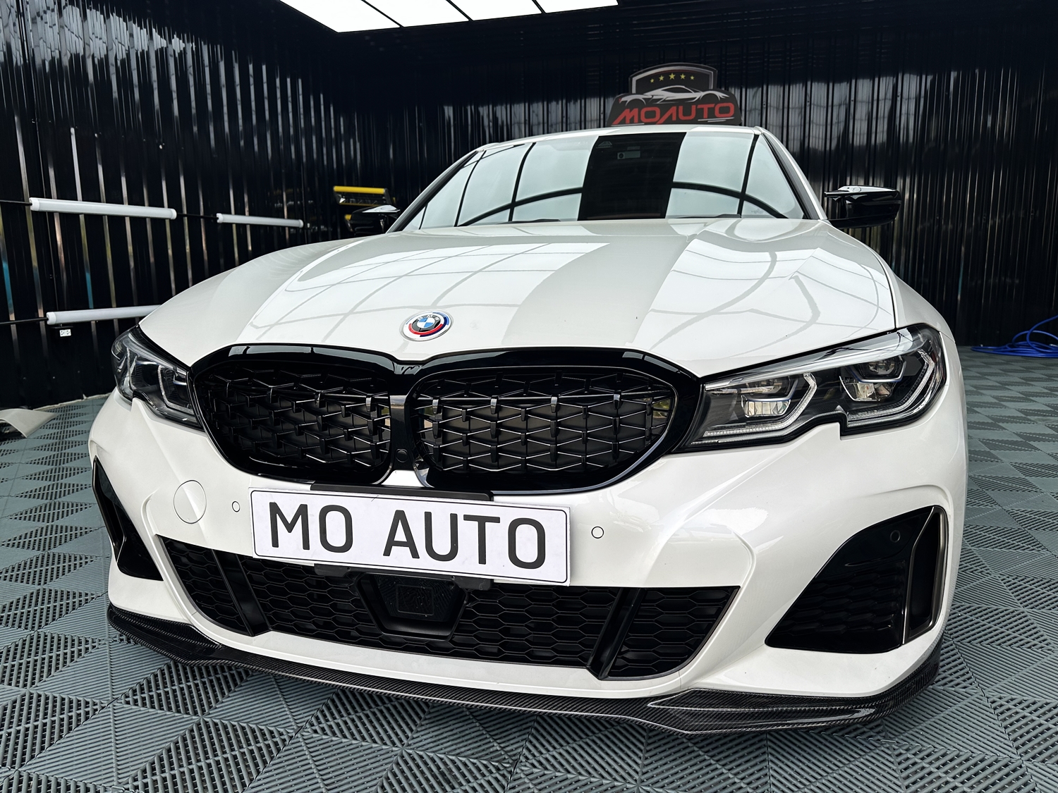 กระจังหน้าไดมอนกริว BMW G20