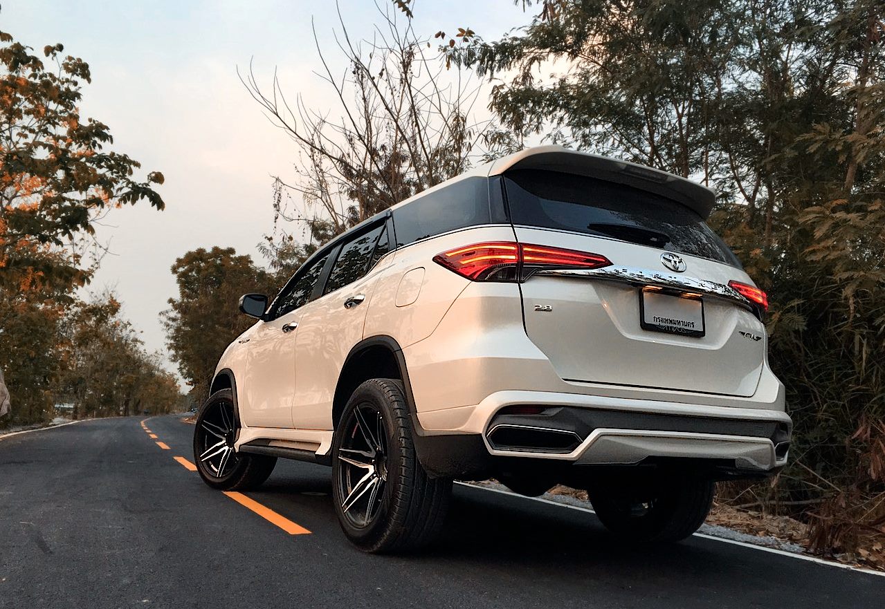 ชุดแต่งรอบคัน Ativus New Fortuner