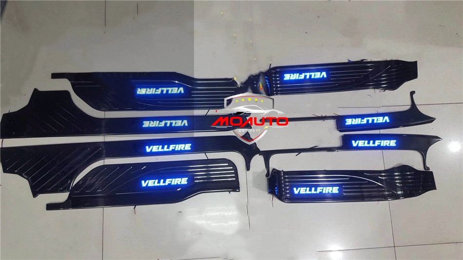 สคับเพลทกันรอยเท้า LED 8 ชิ้น ALPHARD / VELLFIRE MC