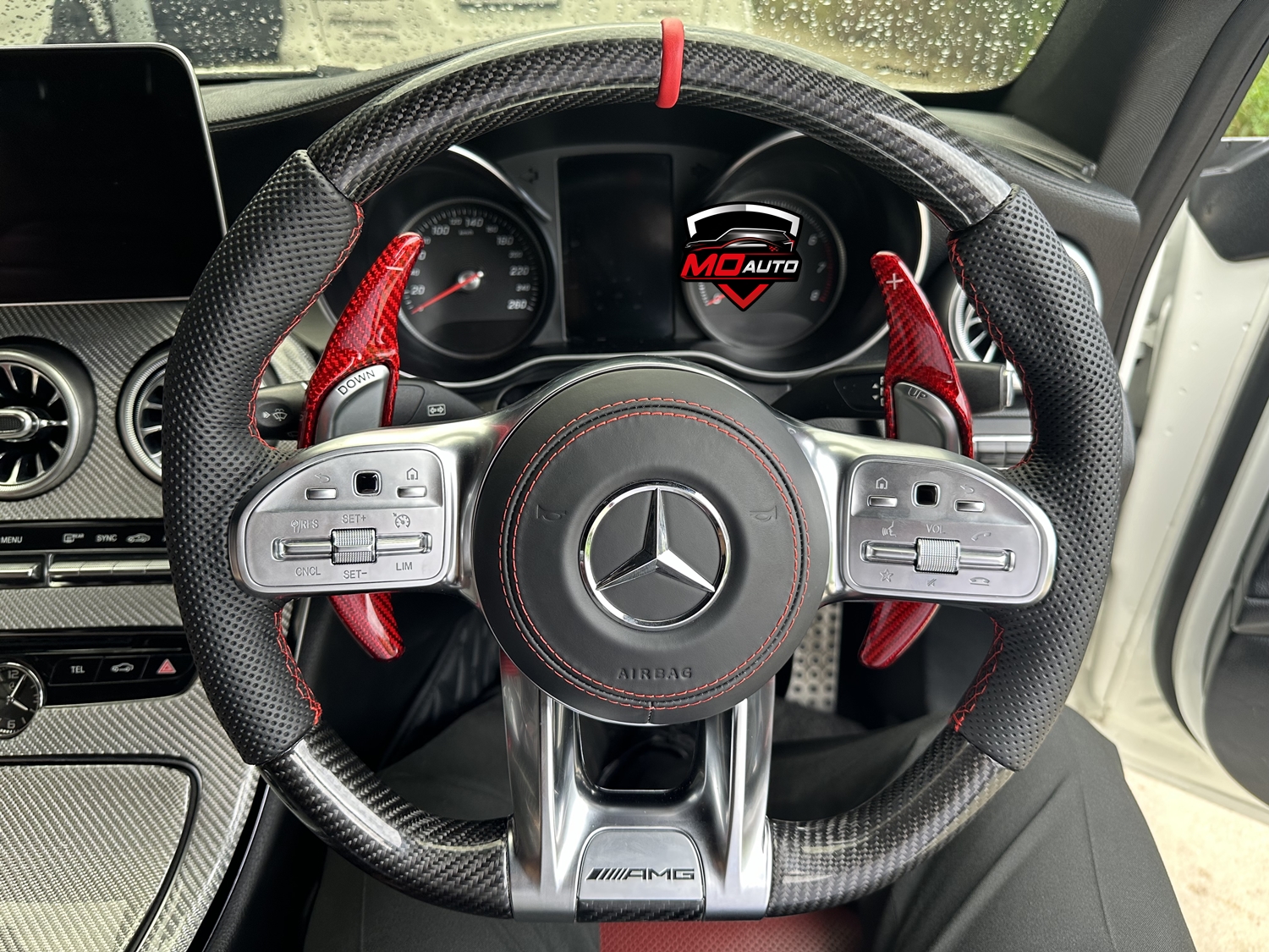 พวงมาลัยคาร์บอนแท้ AMG