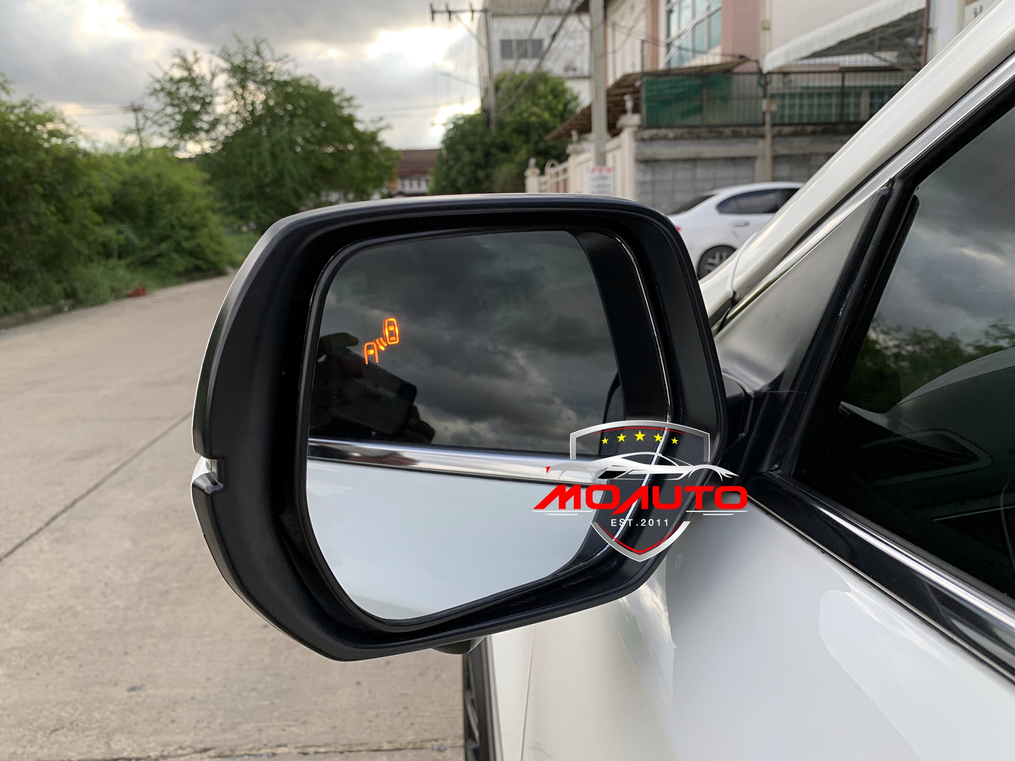 ชุดระบบช่วยเตือนมุมอับสายตาที่กระจกมองข้าง V1 (Blind Spot Monitor) CR-V G5