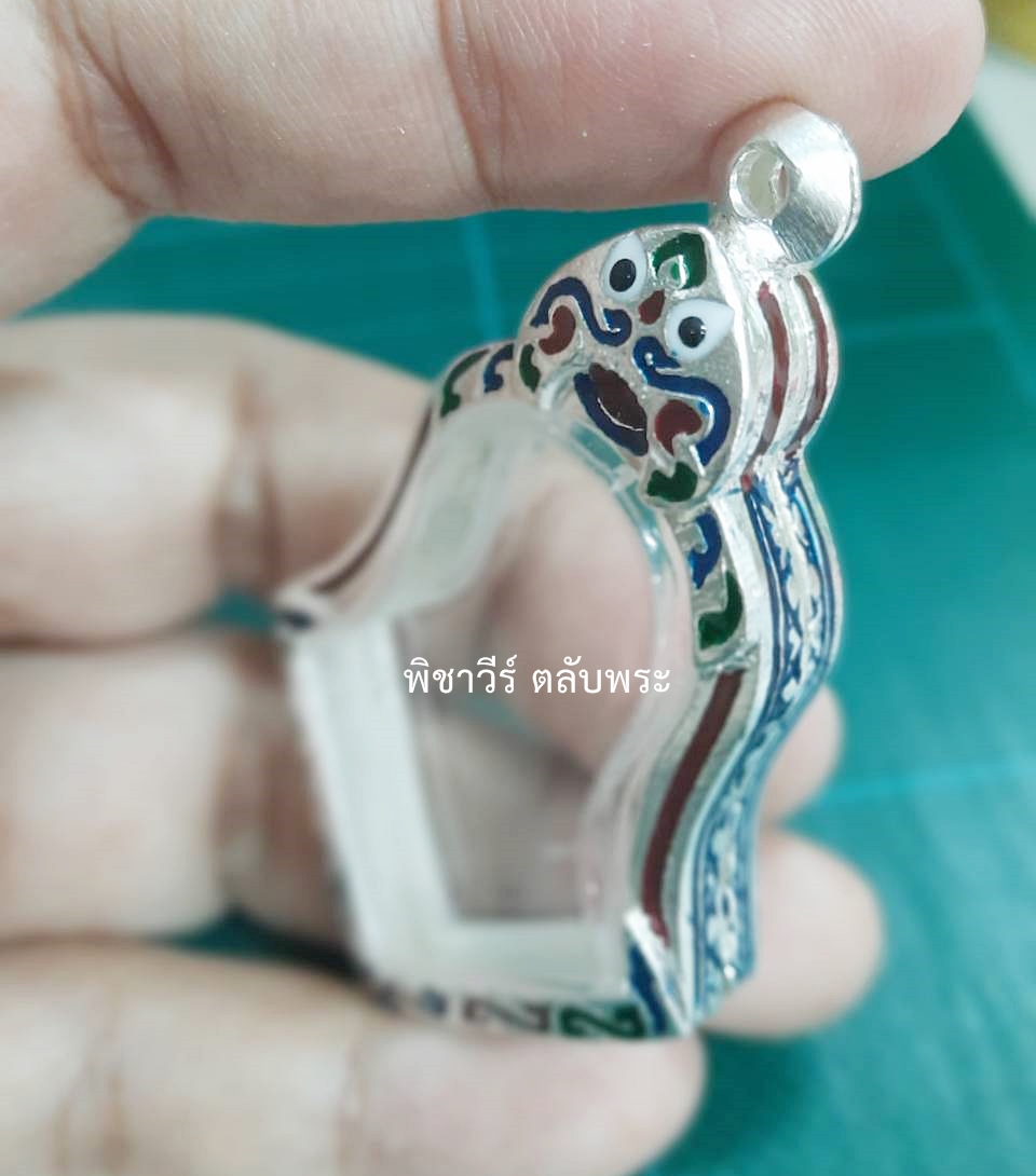 ตลับพระลงยาใส่ท้าวเวสสุวรรณ ทรงจำปี (พิมพ์ใหญ่ )