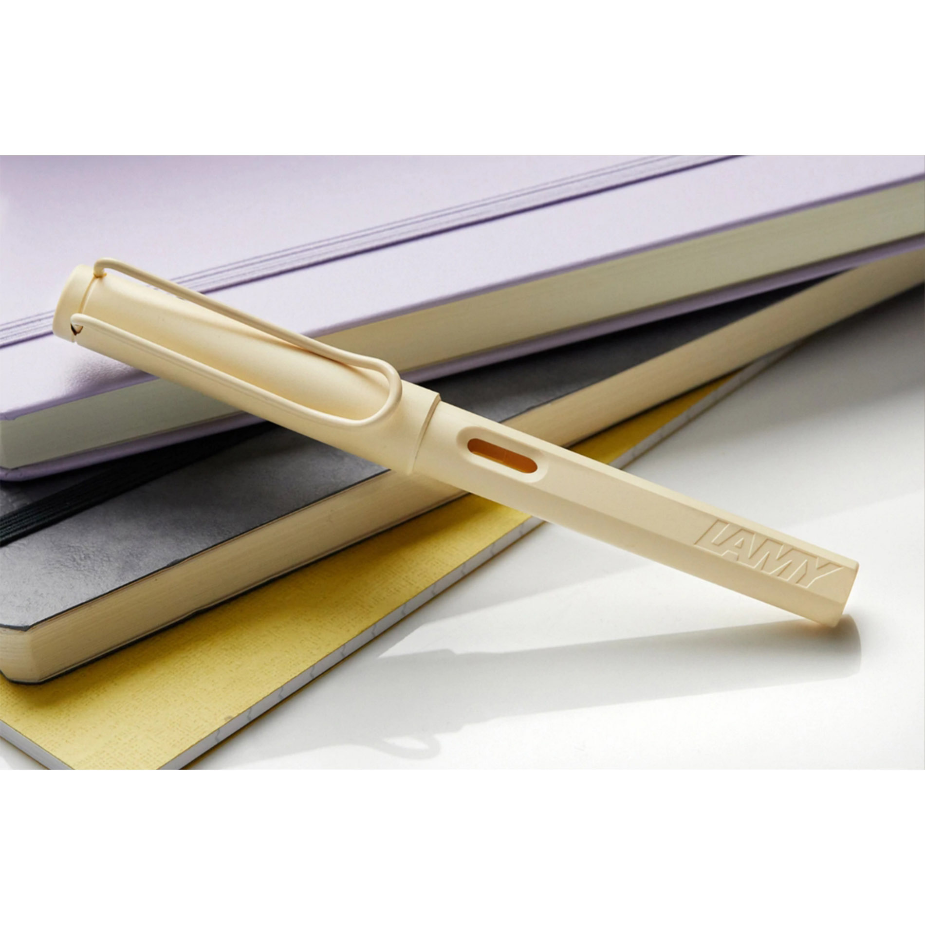 LAMY safari fountain pen cream 2022 limited edition