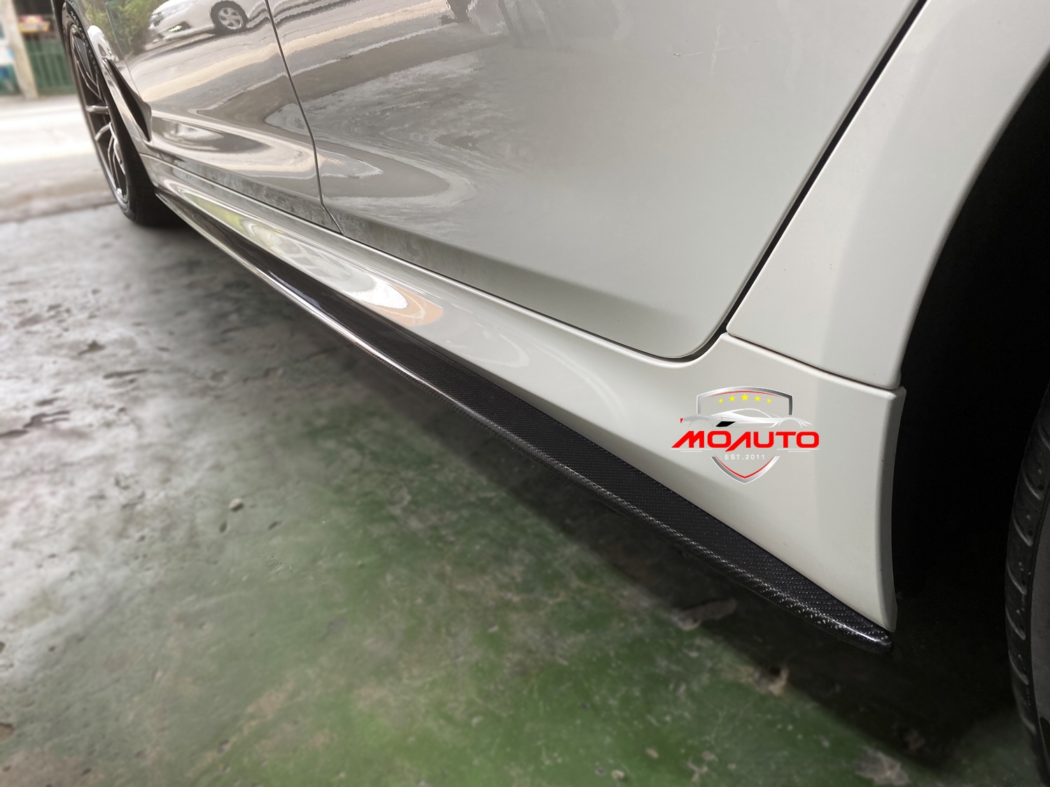 ลิ้นสเกิร์ตข้าง คาร์บอน แท้ / ดำเงา BMW G30