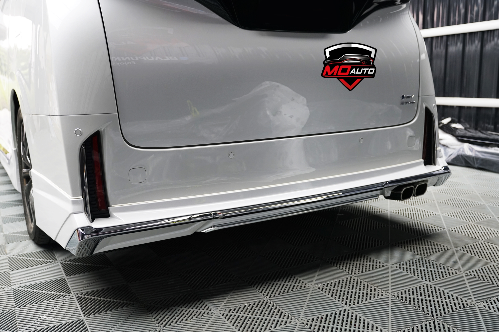 ชุดแต่งรอบคัน VELLFIRE 40 ทรง Modellista